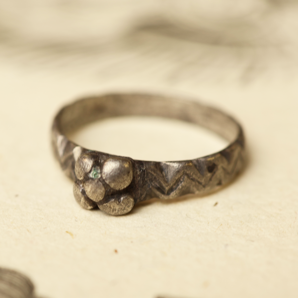 Roman Empire Floral Design Silver Ring